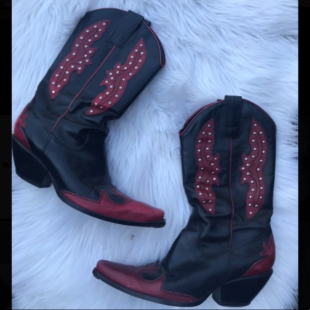 Black and Red Embellished Cowboy Boots (7.5)